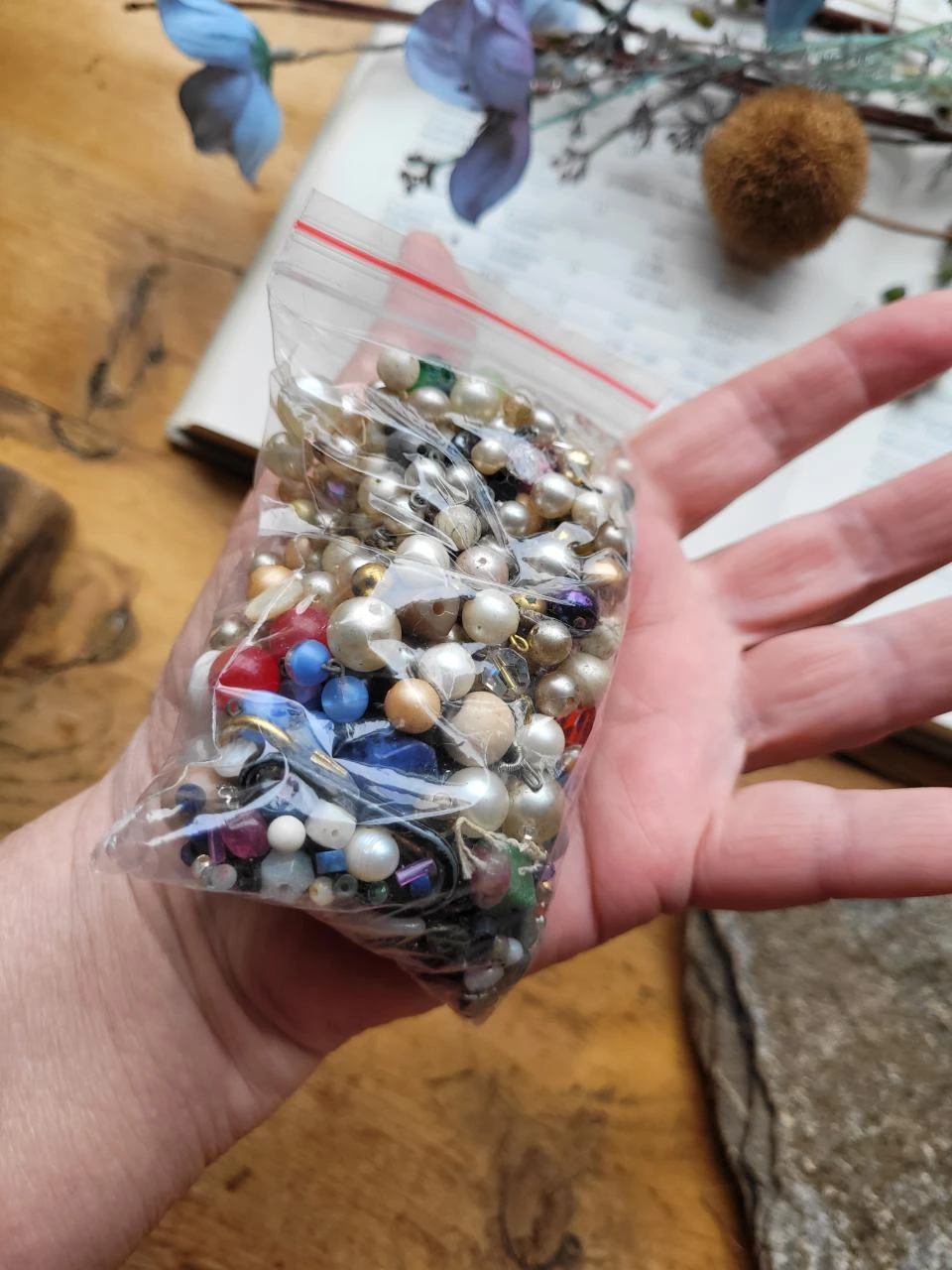2 Lots - 240 gr - of various stone beads and others for creation .. – photo 3